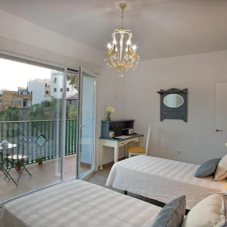 Cultural Montelucia 公寓