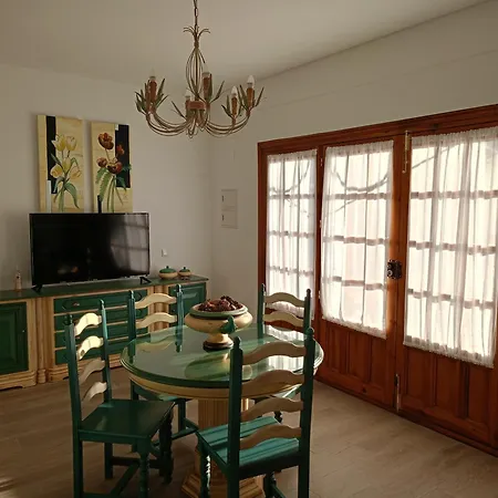 Cultural Montelucia 公寓 *